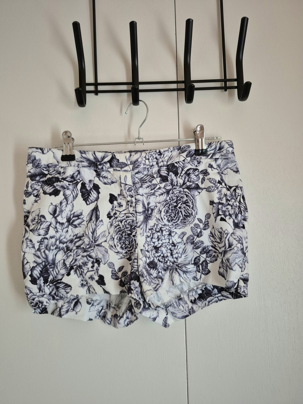 H&M Black & White Floral Shorts